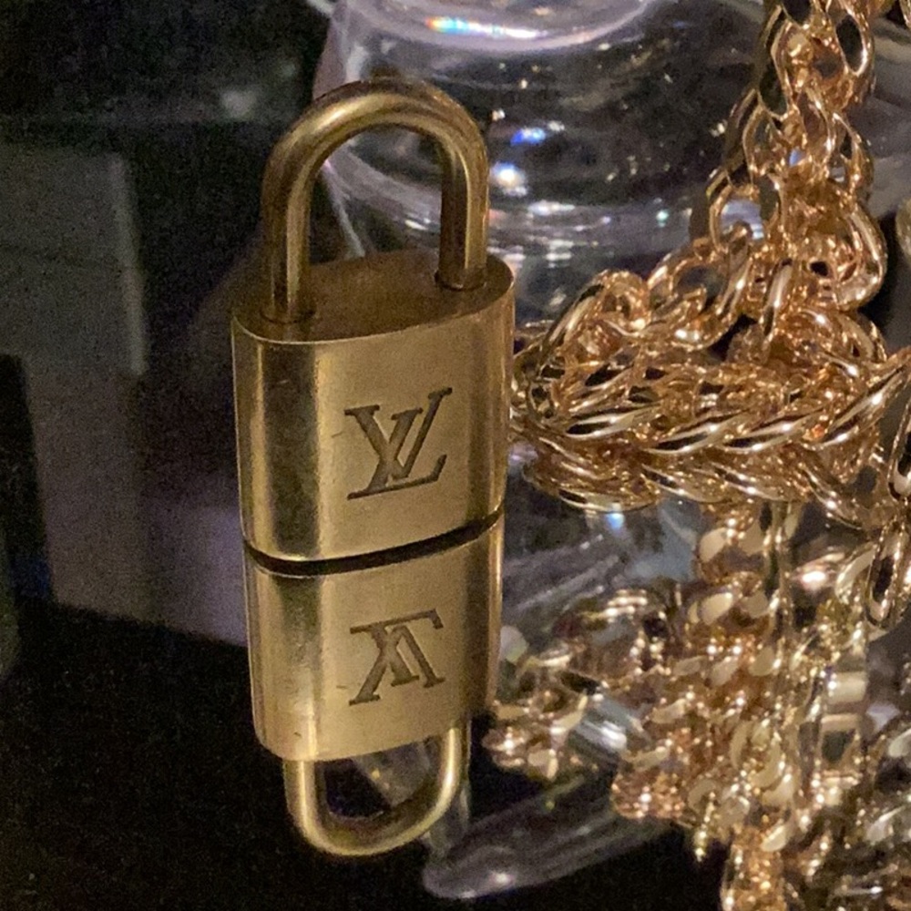 LV LOCK π & KEY AUTHENTIC